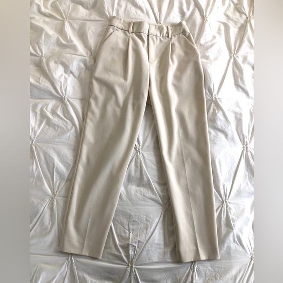 Zara Pleated Front Tapered Leg Cream Trouser Size XS - Picture 2 of 7